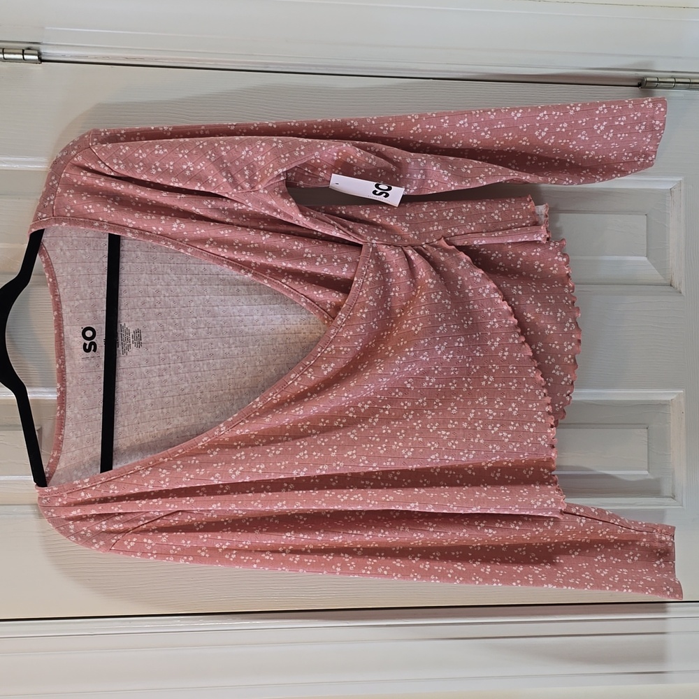 SO BRAND WOMENS JUNIOR SIZE LONG SLEEVES PINK FLORAL WRAP TOP SIZE XL